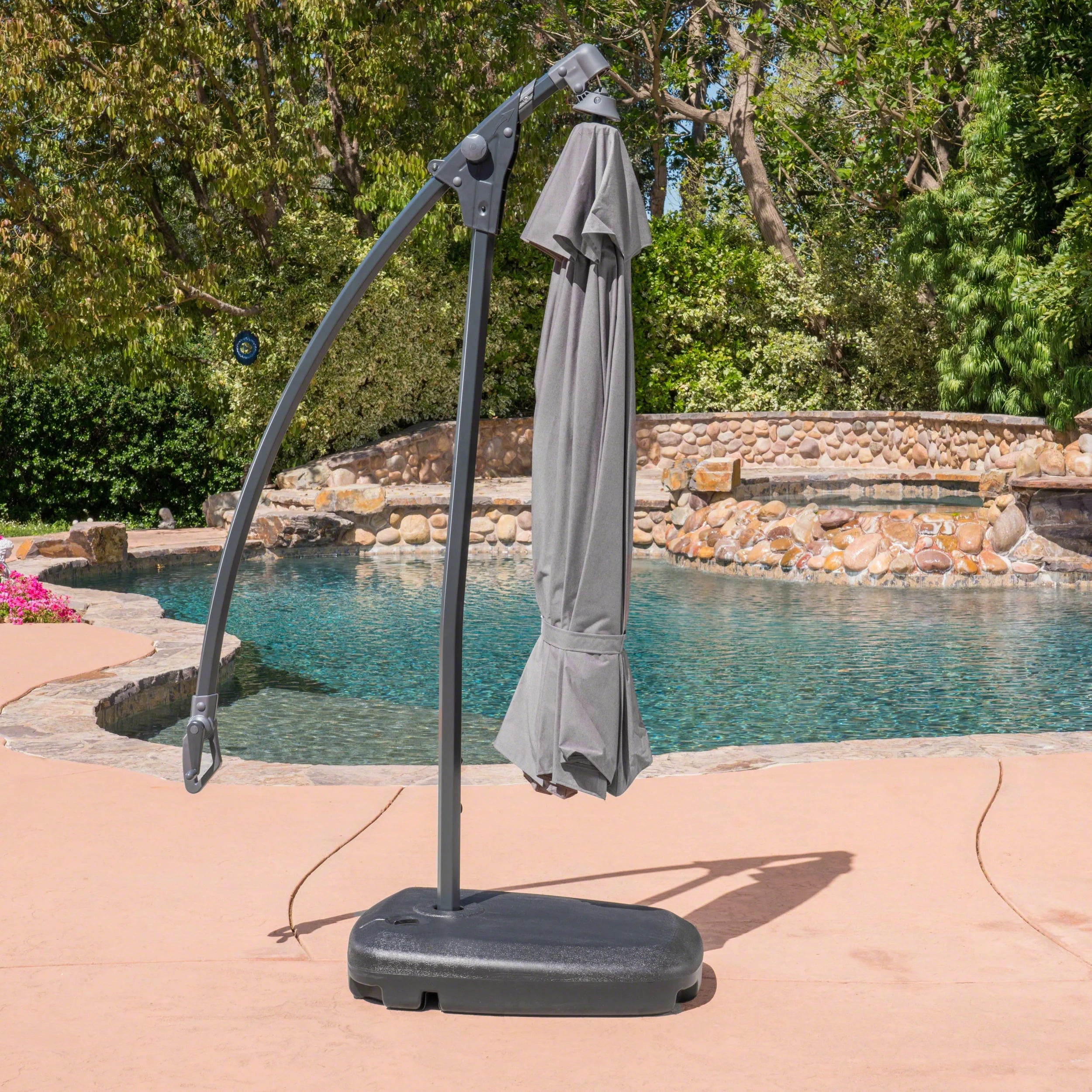 Canopy with Aluminum Pole and Dark Grey Plastic Base U159