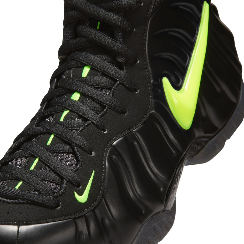 Nike Air Foamposite Pro "Voltage" - HF0794-002