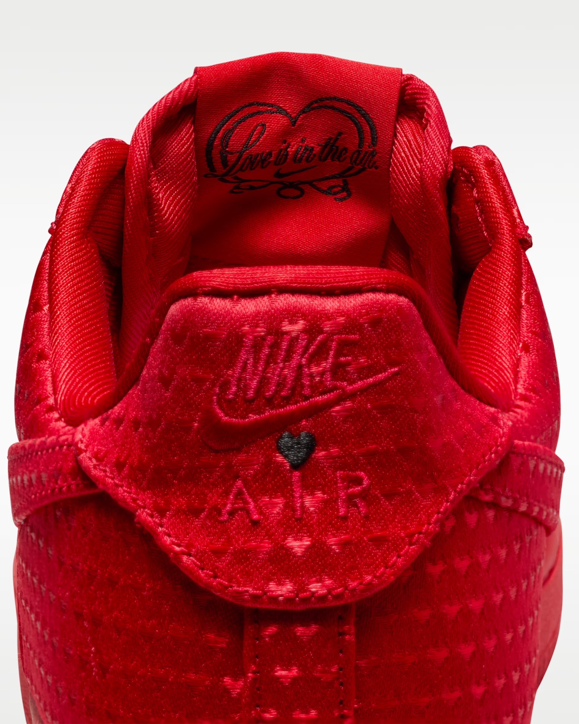 Nike Air Force 1 Retro "Valentine’s Day” - IB6836-600