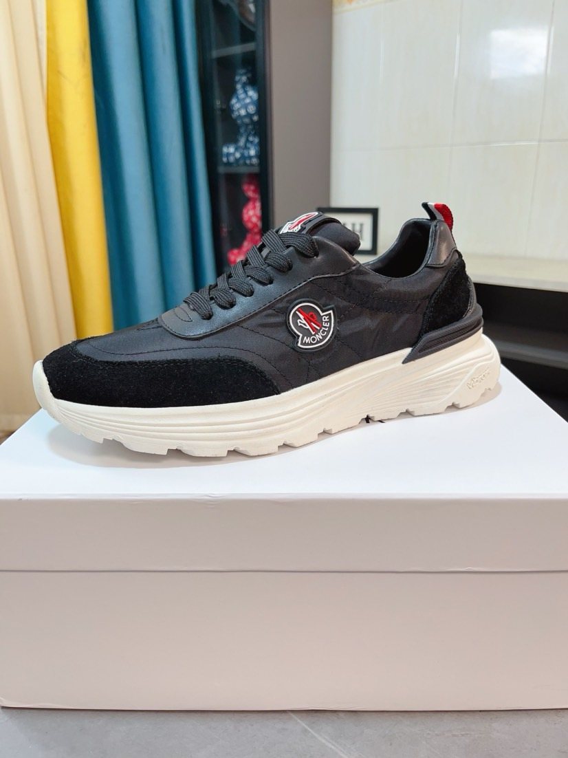 Moncler Men's Black and Charcoal Low-Top Sneakers